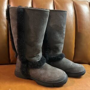 Tall uggs size 8
